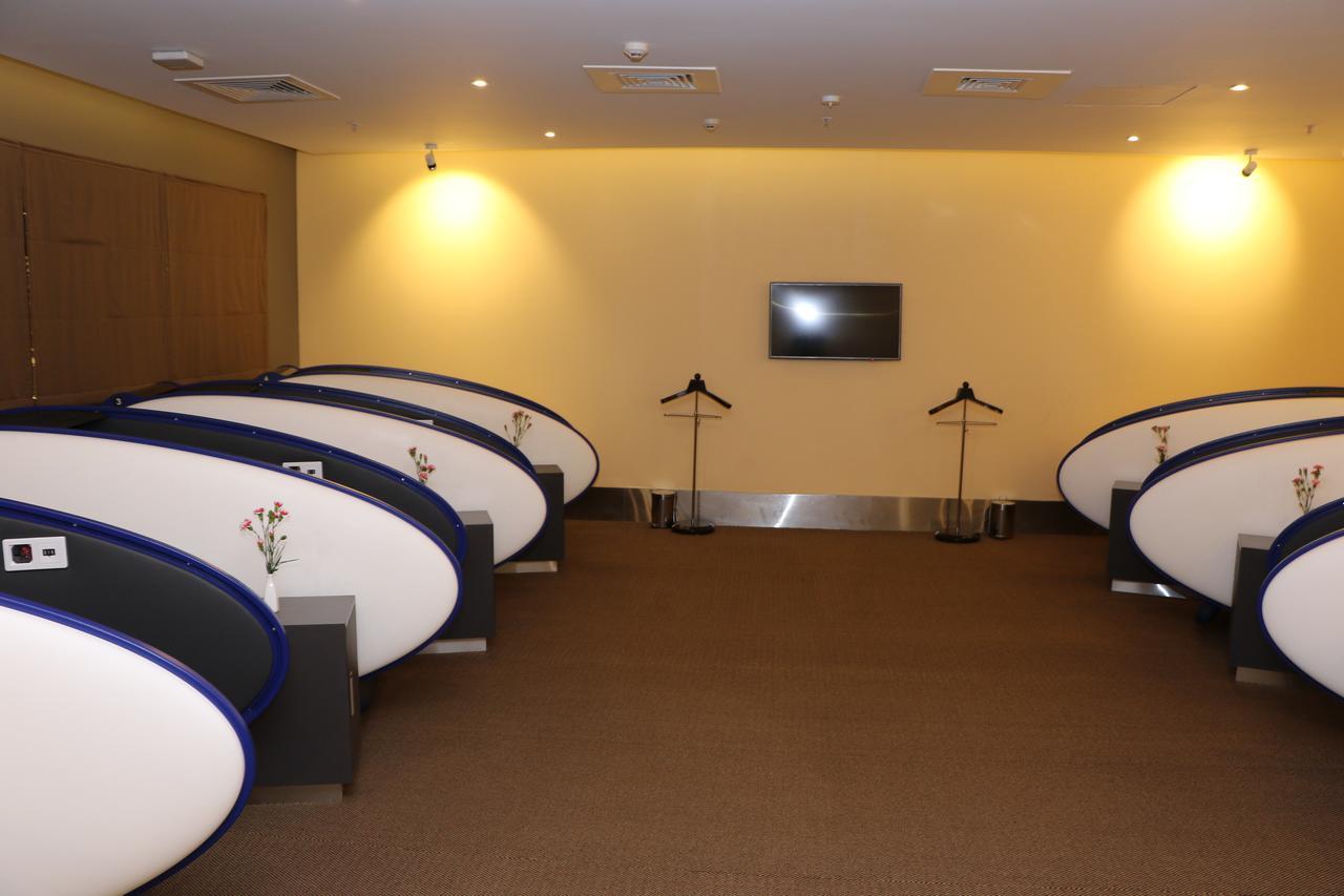 Aviserv Lounge Hotel Bombay Eksteriør billede
