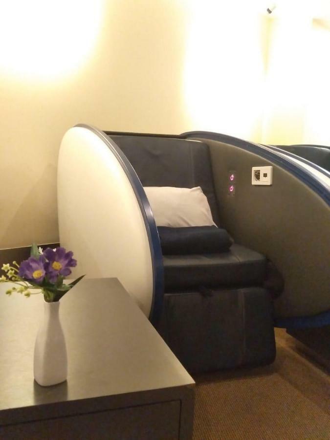 Aviserv Lounge Hotel Bombay Eksteriør billede